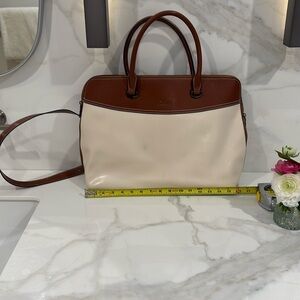 Perfectly sized professional al laptop bag.